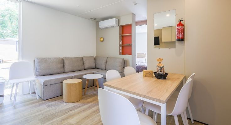 Mobil-home salon Ultimate Erba Rossa.jpg